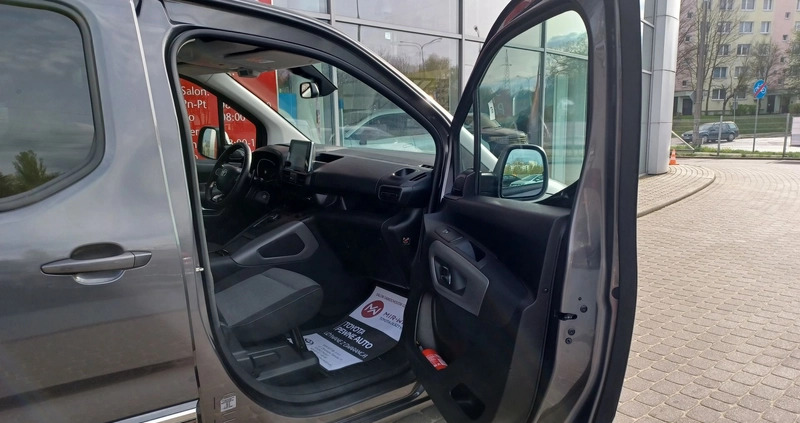 Toyota Proace City Verso cena 99900 przebieg: 93300, rok produkcji 2020 z Wisła małe 596
